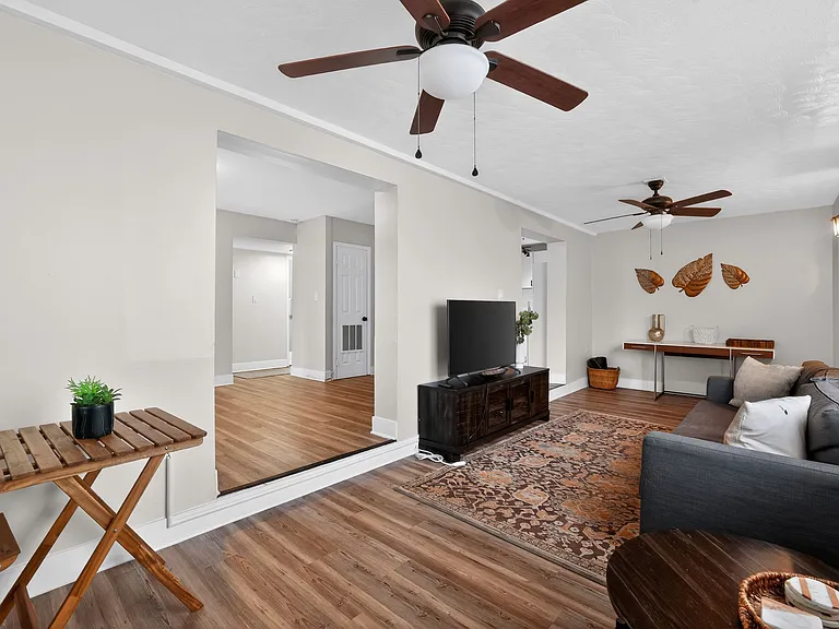 3313 W Leroy St — Photo 10