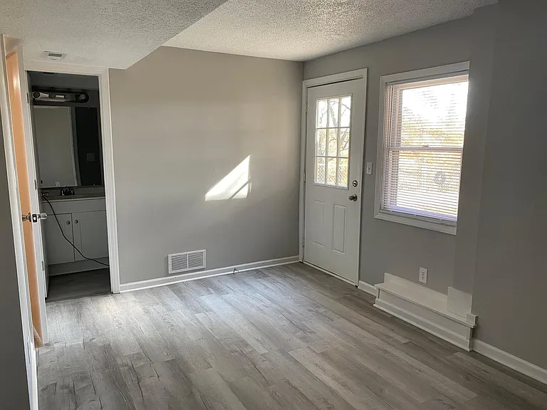 315 Lakeland Dr — Photo 8