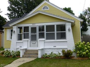 890 Hollywood St NE, Grand Rapids, MI 49505