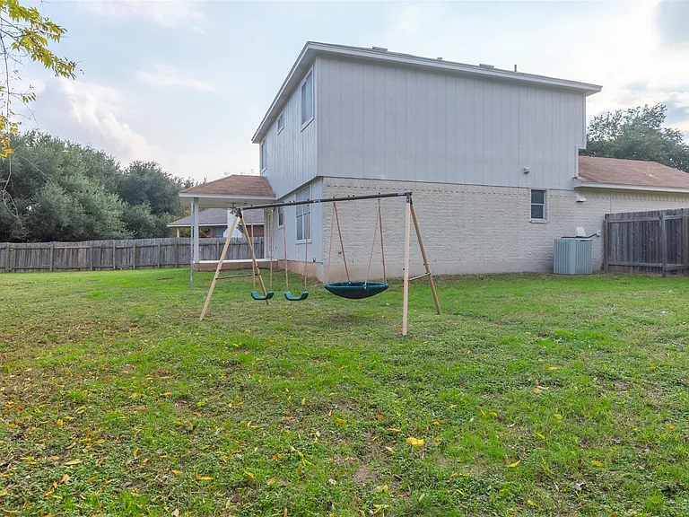 7700 Portland Trl — Photo 35