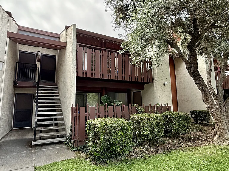 3370 Country Dr — Photo 1