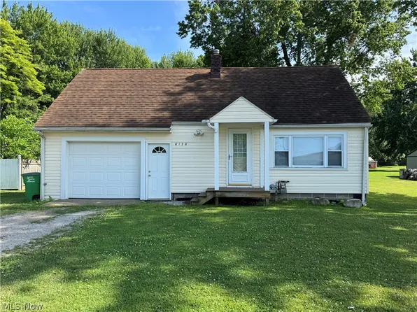 6136 Lake Rd W, Ashtabula, OH 44004