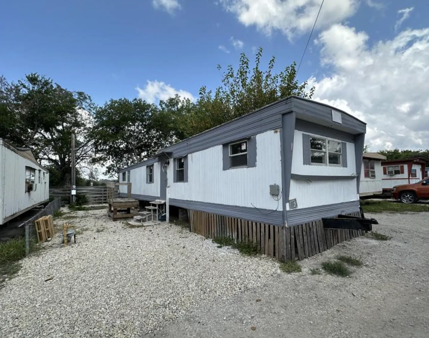 3 bed, 1.5 bath, 850 sqft, $995 — Photo 1