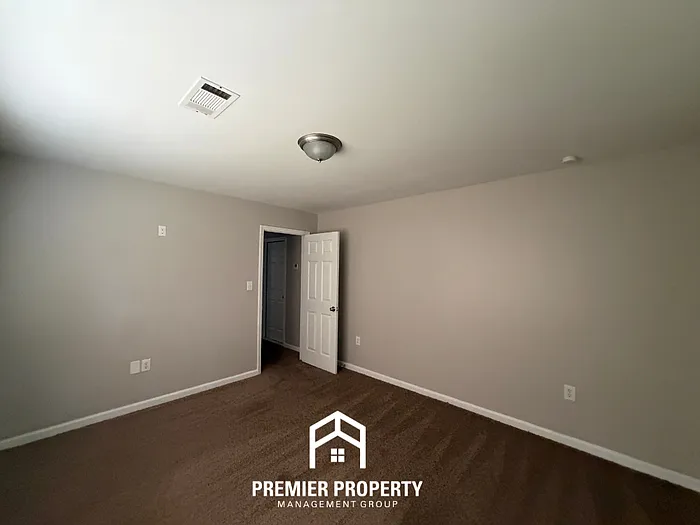 7118 Roundstone Dr — Photo 18