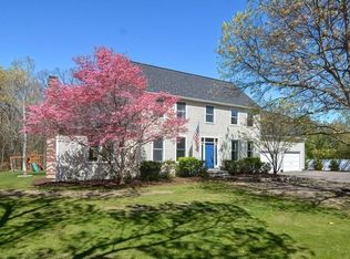 40 Lherault Dr, Wrentham, MA 02093