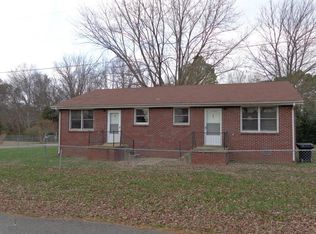 107 Meadow Ln, Oak Grove, KY 42262