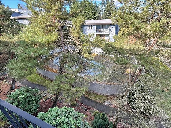 5th image of 10459 Des Moines Memorial Drive S #301