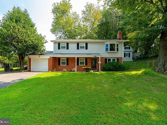 4th image of 14827 Ashdale Ave