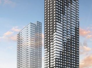 395 Square One Dr #1009, Mississauga, ON L5B 0E2