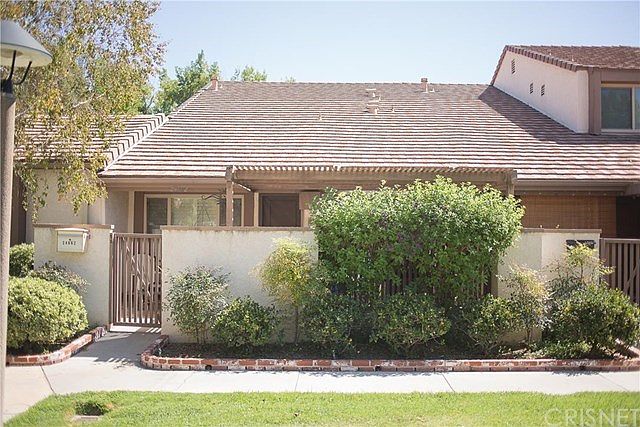 1st image of 24662 Golfview Dr