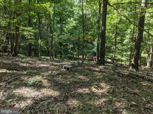 Walker Ln, Berkeley Springs, WV 25411