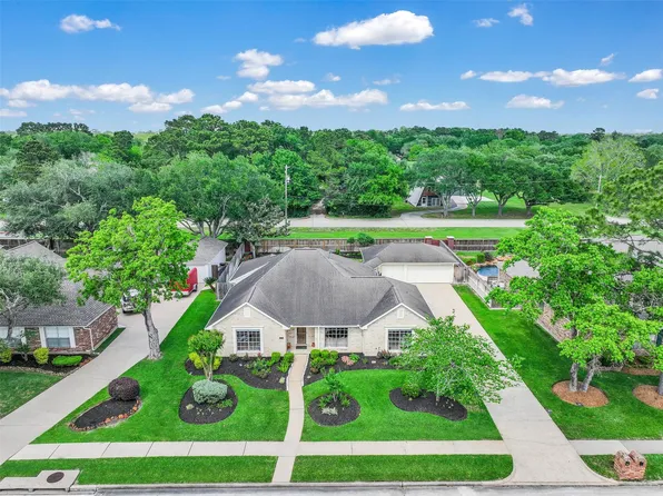 1007 Sable Dr, Friendswood, TX 77546