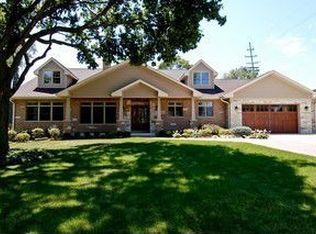 1451 W Lincoln St, Mount Prospect, IL 60056