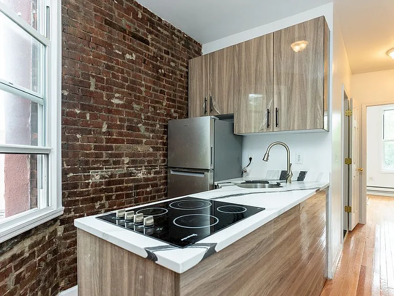 43 Cumberland St #1R — Photo 3