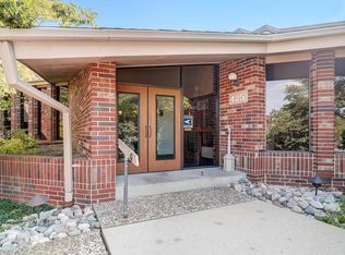 425 W Willow Ct APT 111, Milwaukee, WI 53217
