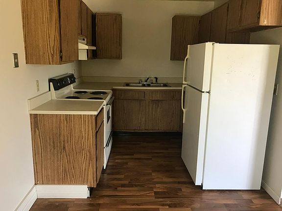 5th image of 369 Oxford Ct APT 4