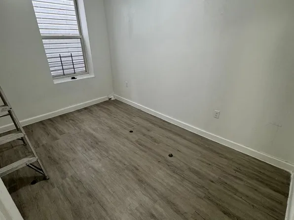 (undisclosed Address), Bronx, NY 10457