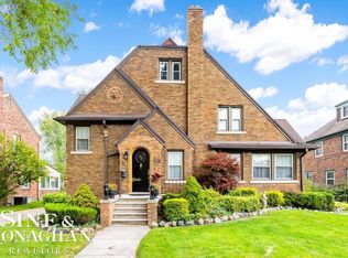 1410 Buckingham Rd, Grosse Pointe Park, MI 48230