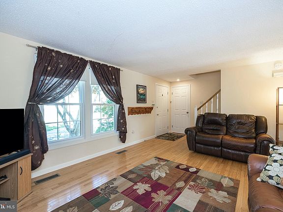 5th image of 601 Morgan Dr E