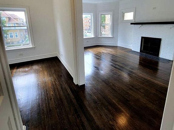 3rd image of 5846 W Superior St #2