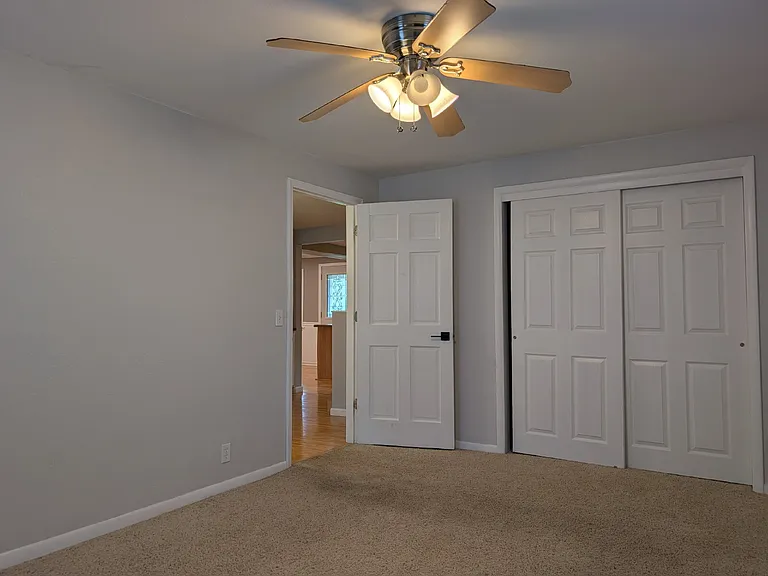 1575 W Butte Des Morts Beach Rd — Photo 20