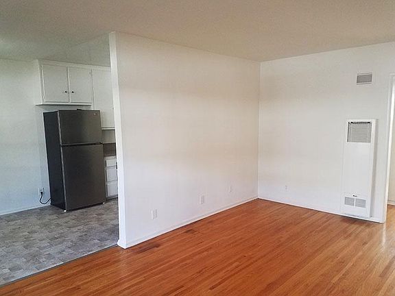 4th image of 4321 Ventura Canyon Ave #2