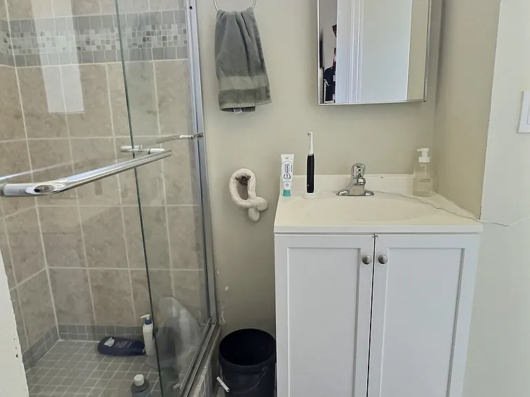 1430 W Wellington Ave #2R — Photo 15