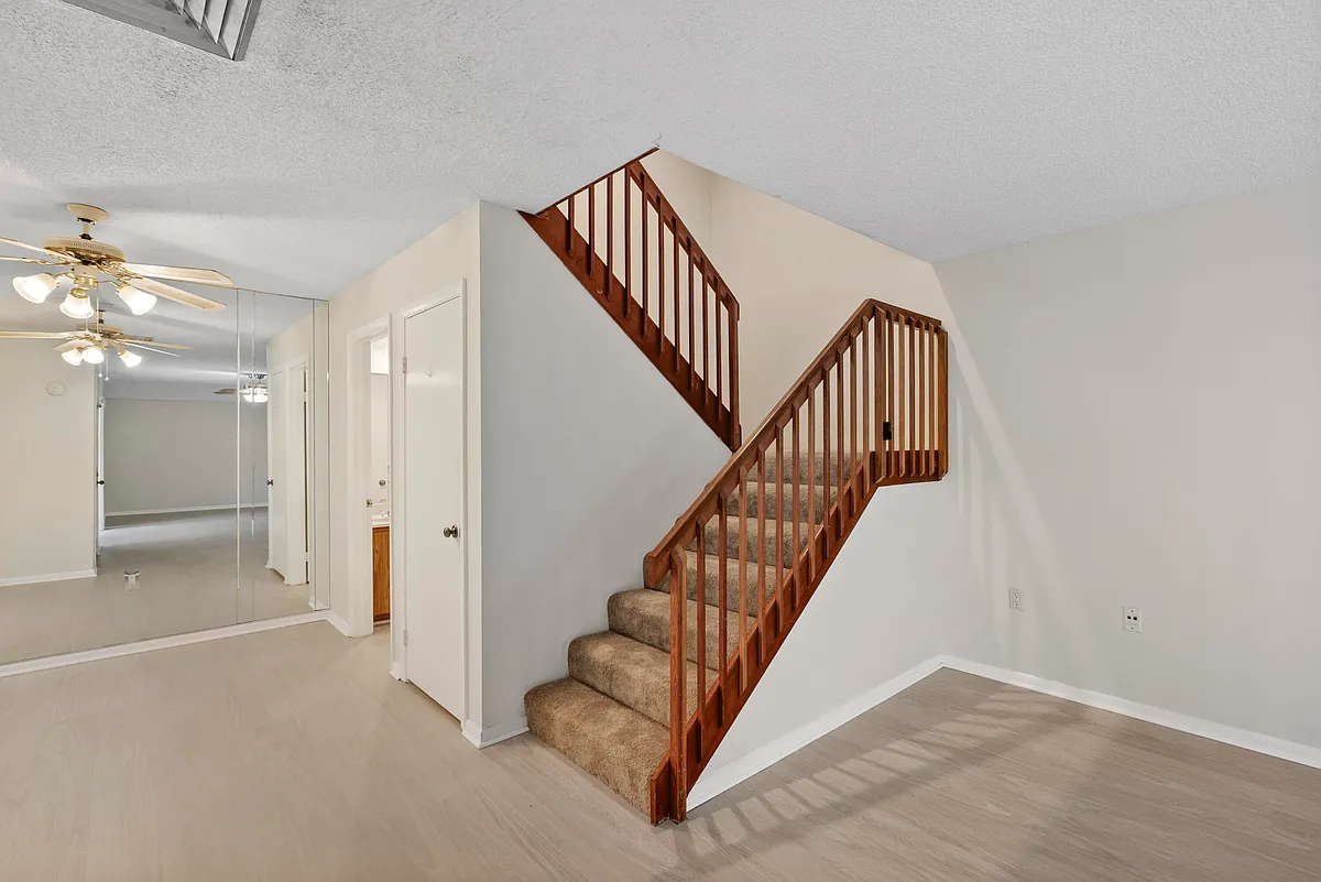 Building Photo - 2930 SW Sunset Trace Cir