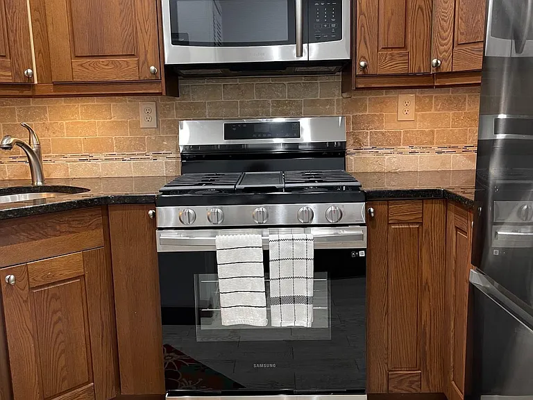 61 G St SW #B — Photo 12