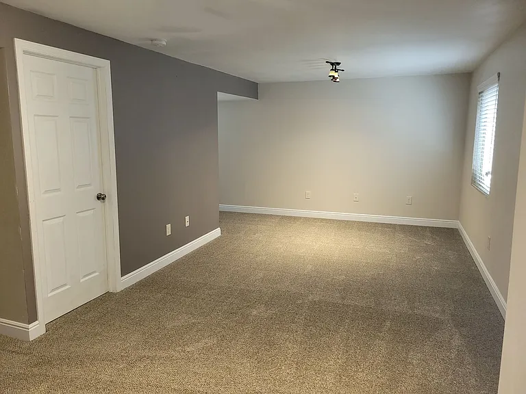305 Holbrook St — Photo 27