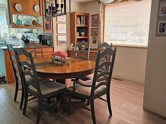 2nd image of 1607 Main St