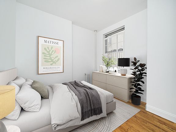 3rd image of 70 W 109th St APT 1B