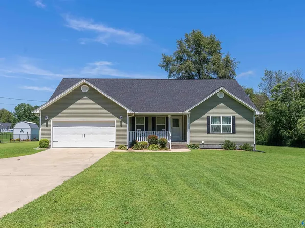 33 Carter St, Rainsville, AL 35986