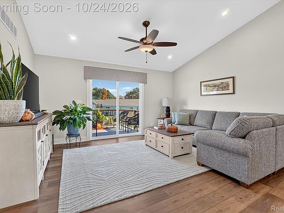 5th image of 1534 N Village Circle