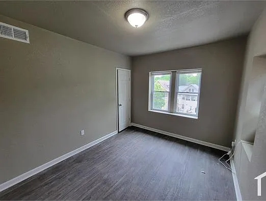 2 bed, 900 sqft, $1,098 — Photo 4