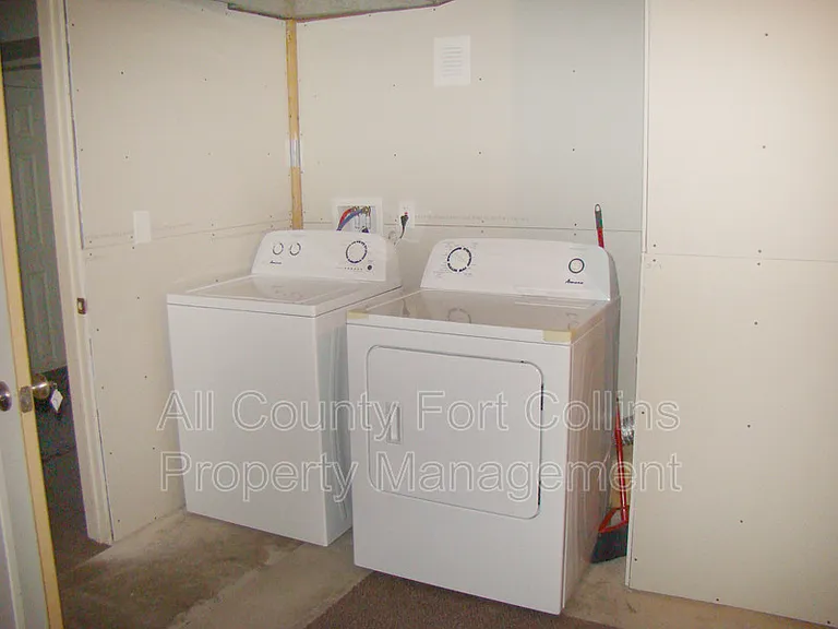 1108 Baker St #B — Photo 9