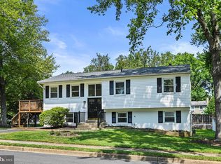 901 Lauren Ln SE, Vienna, VA 22180