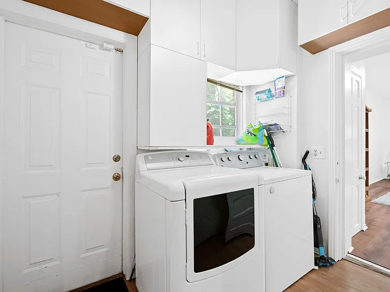 2400 Delmar Pl — Photo 31