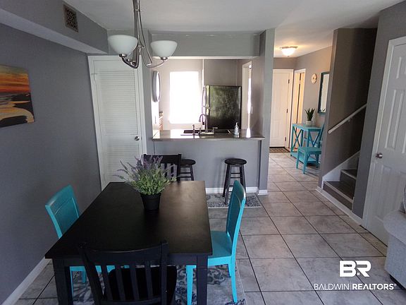 4th image of 328 Clubhouse Dr #5-C