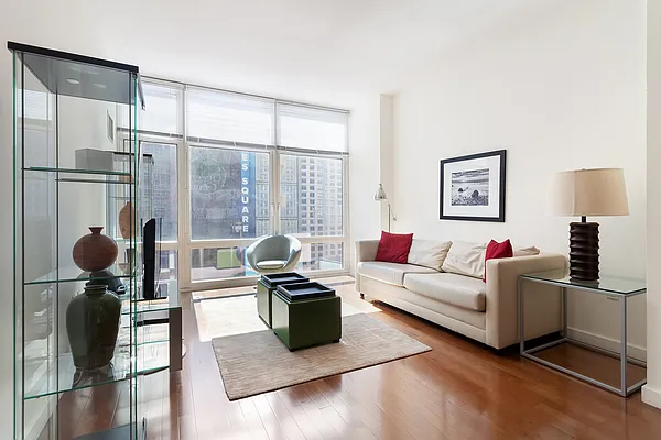 Rented by Compass | media 11