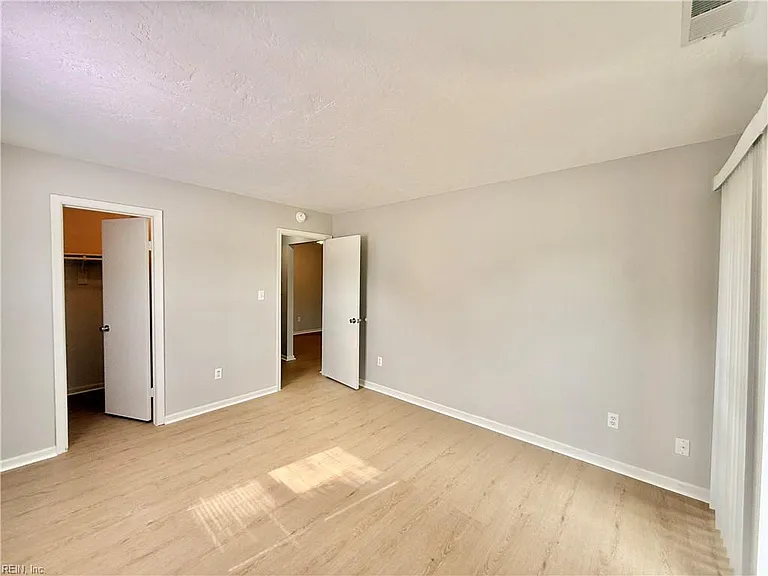 512 Thorncliff Dr #101 — Photo 11