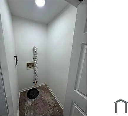 947 W 51st St #3F — Photo 3