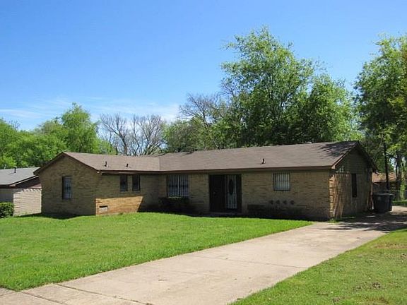 3rd image of 832 Havenwood Dr