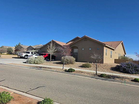 2nd image of 2425 Desert View Rd NE