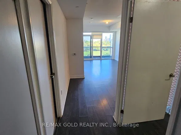 10 Gibbs Rd, Toronto, ON