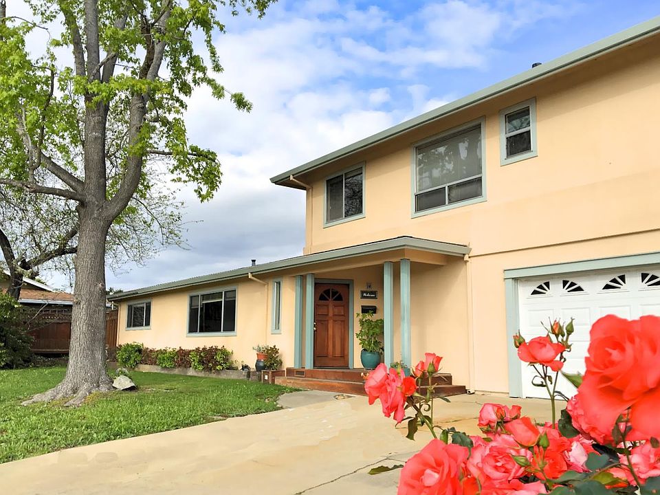 1st image of 14 Parkwood Dr #A