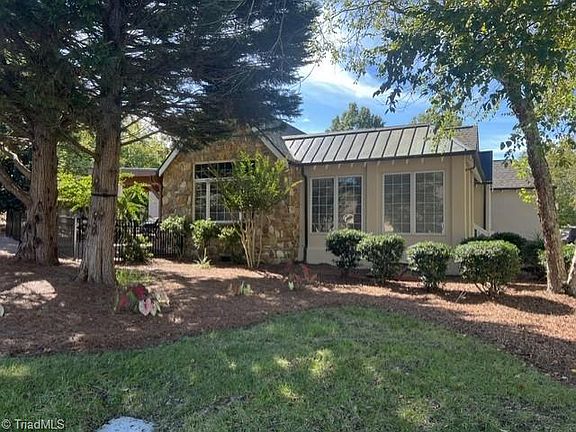 4th image of 108 Linden Pl