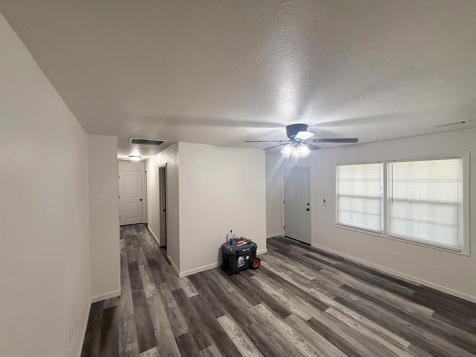 3 bed, 1008 sqft, $1,300 — Photo 4