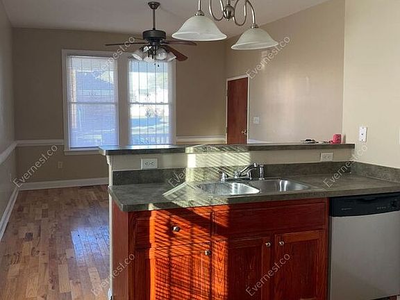 2nd image of 7 W Norwood Ave Floor 1