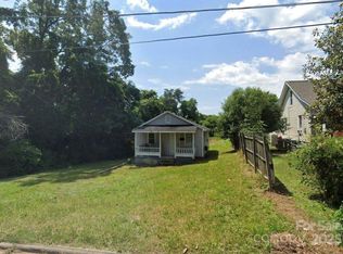 424 Chambers St, Statesville, NC 28677